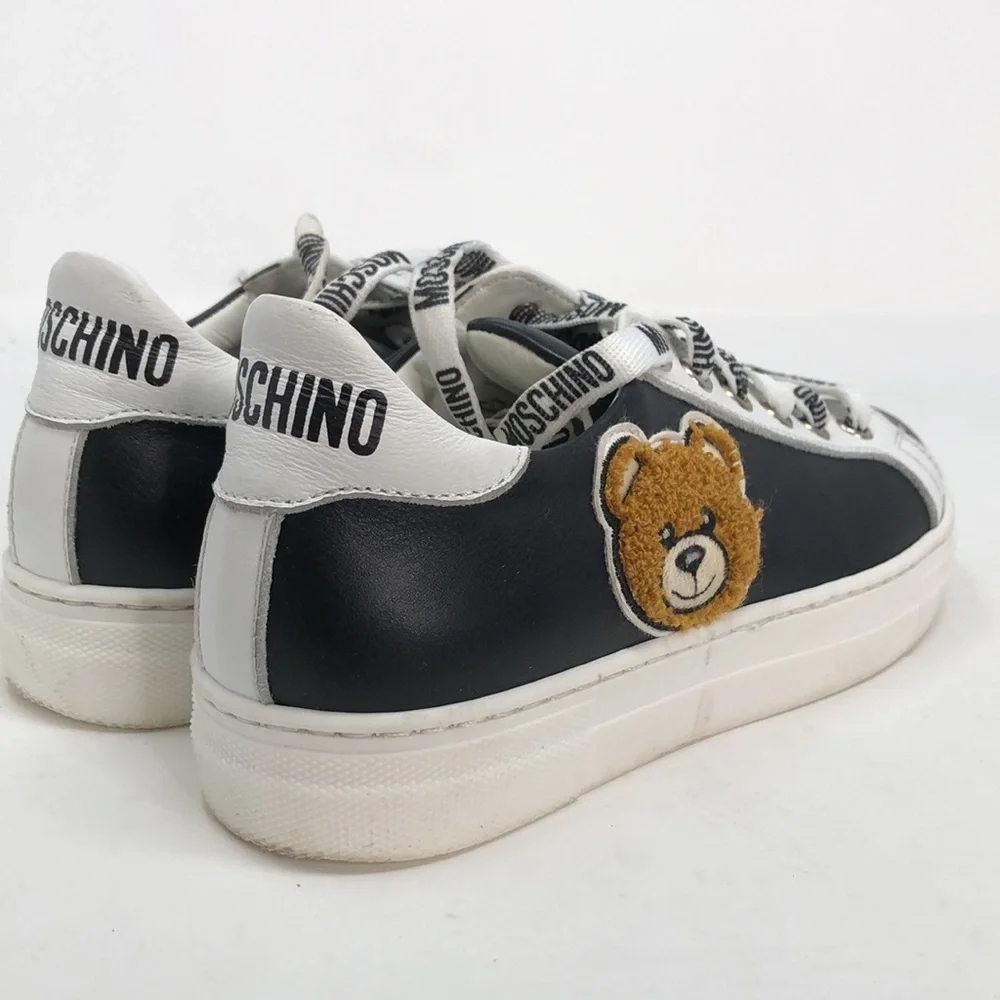 Moschino great 10